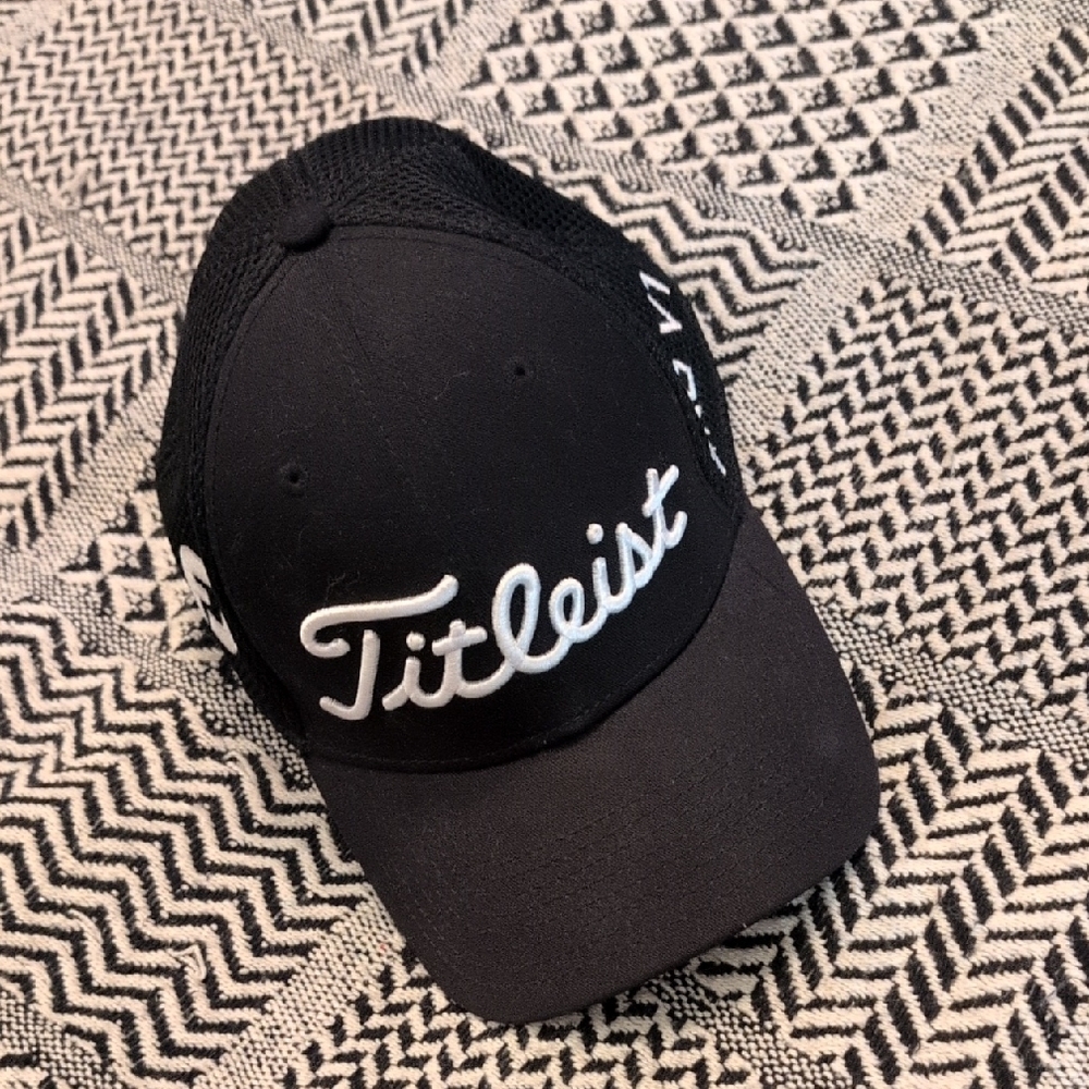 Titleist Black Mesh Cap